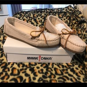 Minnetonka light beige shoes